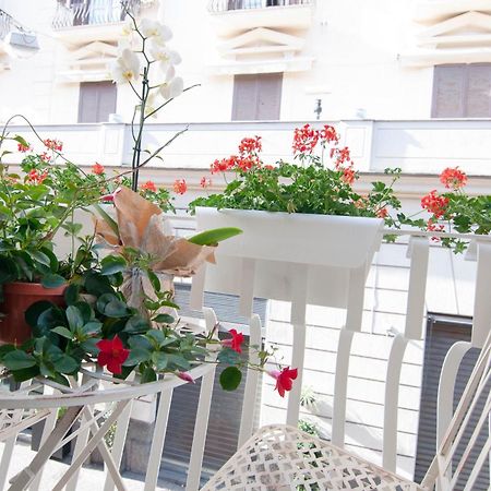 Отель Relais Bijoux Napoli Экстерьер фото