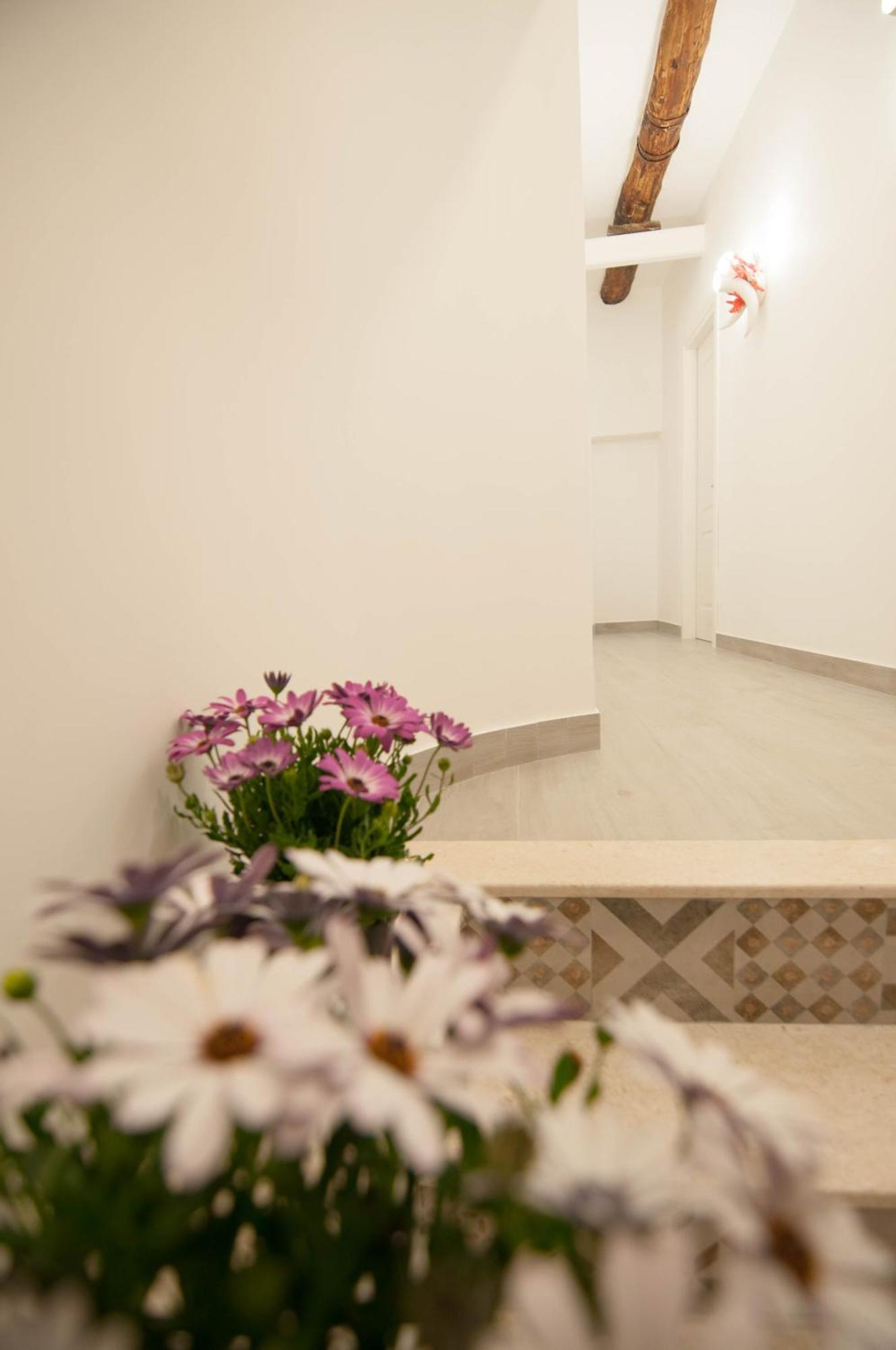 Отель Relais Bijoux Napoli Экстерьер фото