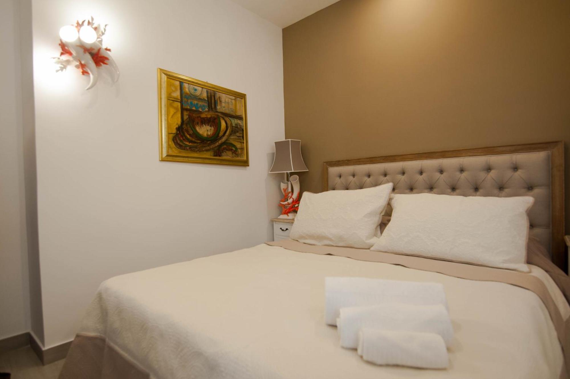 Отель Relais Bijoux Napoli Экстерьер фото