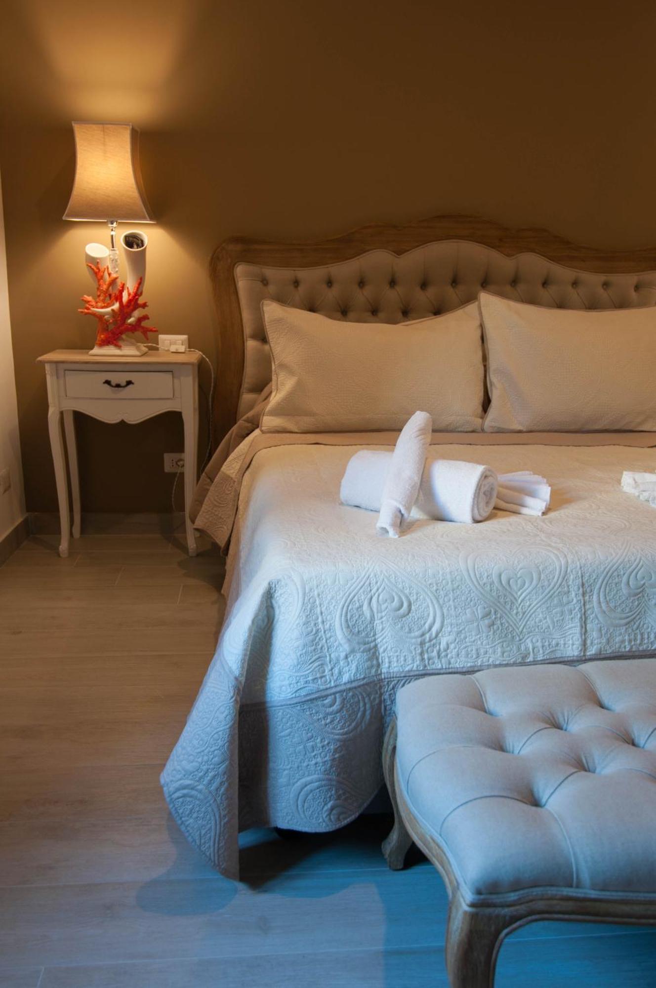 Отель Relais Bijoux Napoli Экстерьер фото