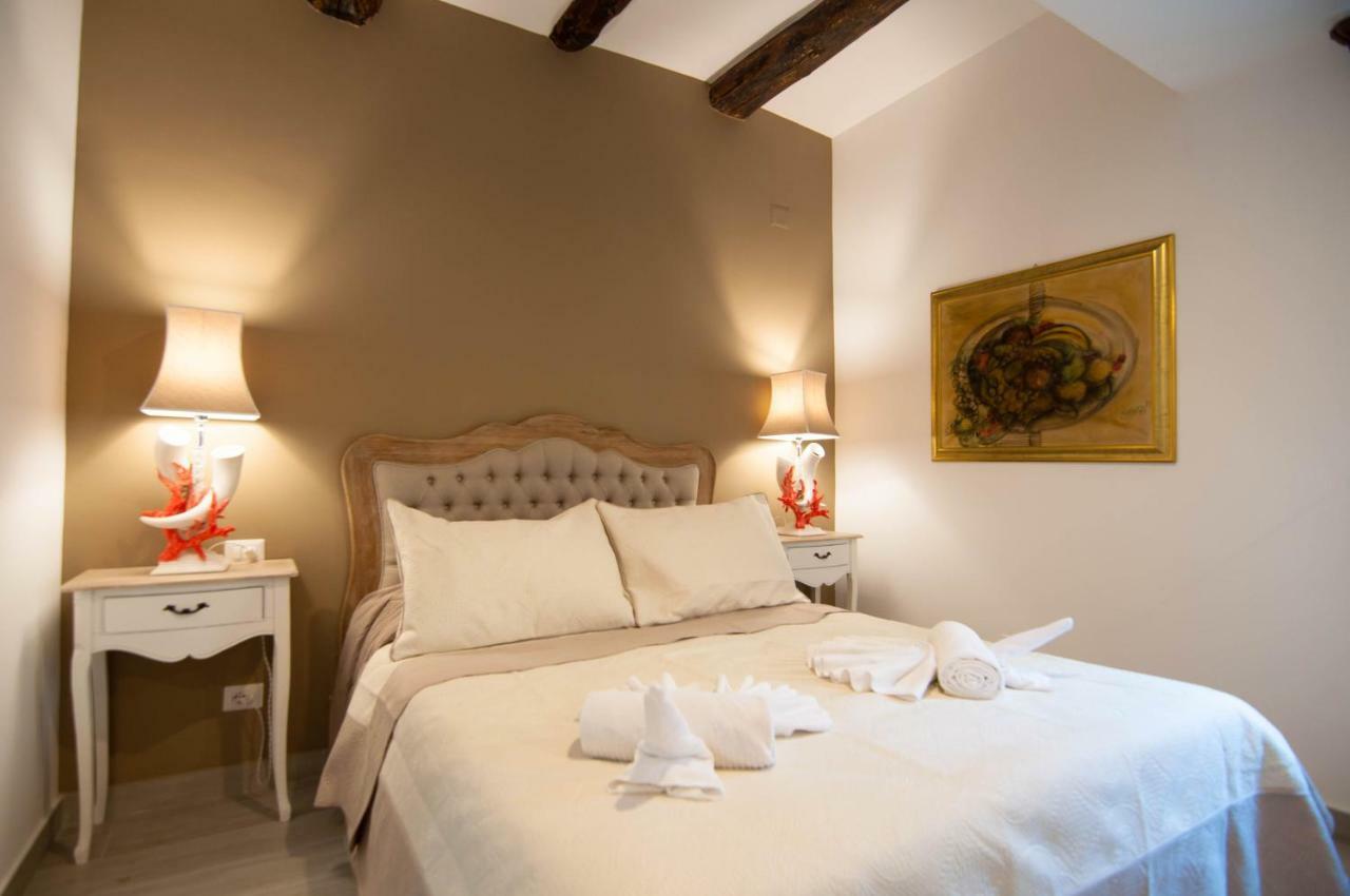 Отель Relais Bijoux Napoli Экстерьер фото