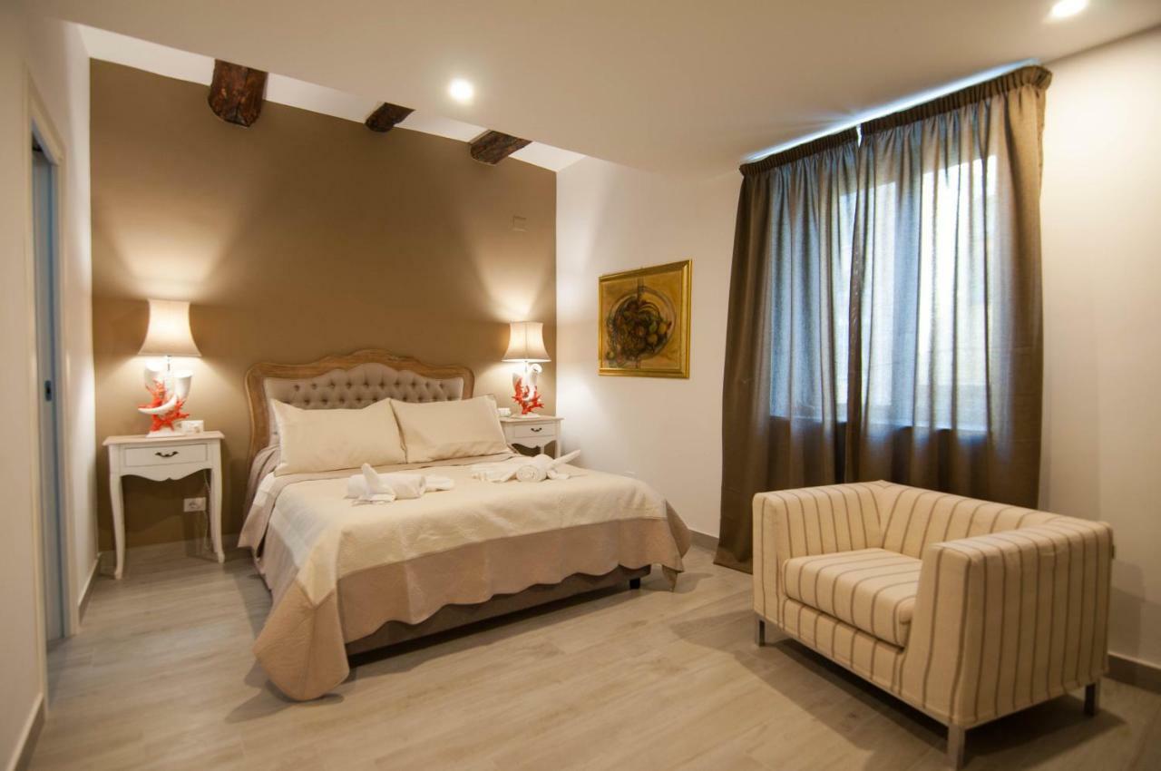 Отель Relais Bijoux Napoli Экстерьер фото